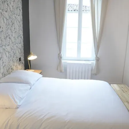 Appartamento T3 De Charme Situé En Hyper Centre Avec Wifi, Linge, Draps, Savons Et Serviettes Fournis Cognac