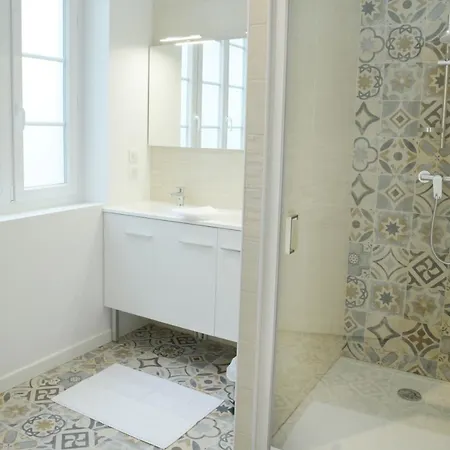 T3 De Charme Situé En Hyper Centre Avec Wifi, Linge, Draps, Savons Et Serviettes Fournis Appartamento *