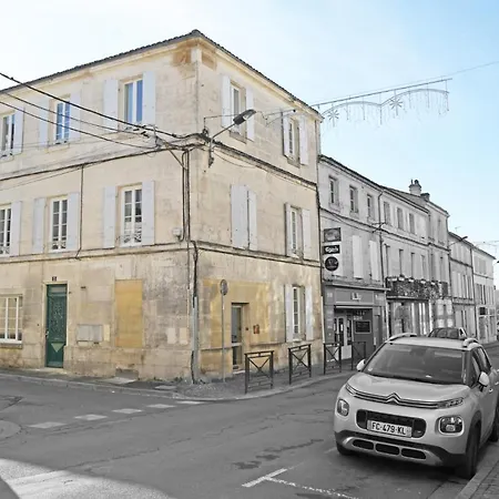 T3 De Charme Situe En Hyper Centre Avec Wifi, Linge, Draps, Savons Et Serviettes Fournis Cognac