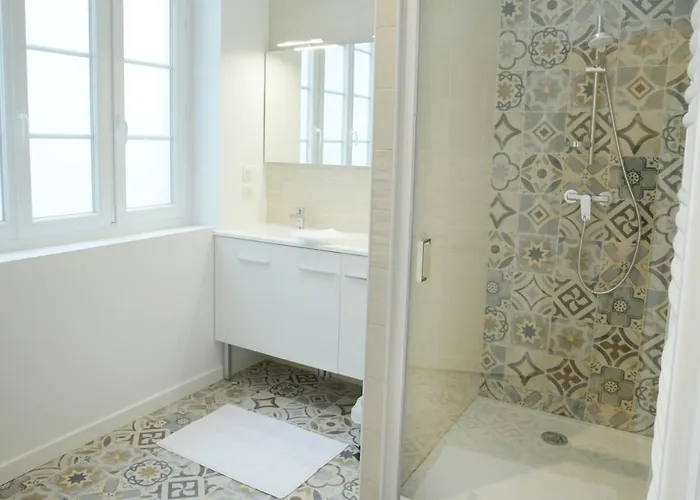 T3 De Charme Situé En Hyper Centre Avec Wifi, Linge, Draps, Savons Et Serviettes Fournis Apartamento *