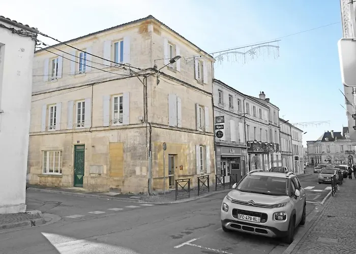 T3 De Charme Situé En Hyper Centre Avec Wifi, Linge, Draps, Savons Et Serviettes Fournis Cognac