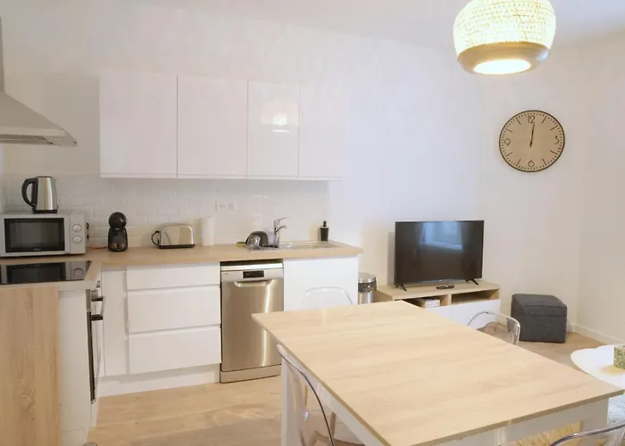 T3 De Charme Situé En Hyper Centre Avec Wifi, Linge, Draps, Savons Et Serviettes Fournis *